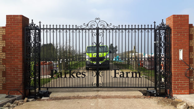 Double gates installed in Haddenham