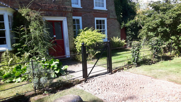 Single gate installed in Leighton Bromswold