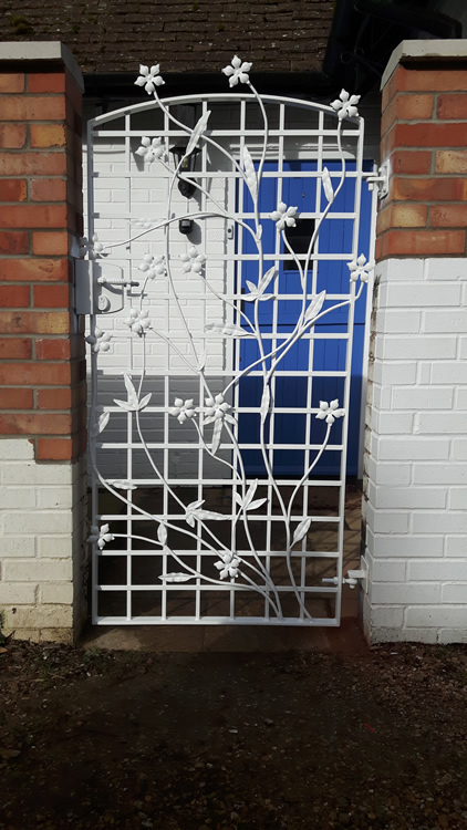 Single floral design installed in Hemingford